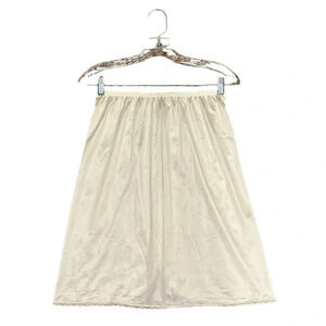 Vintage Vanity Fair Women’s Nylon Ivory Half Slip Size Small